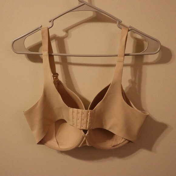 Motherhood Beige underwire nursing bra, light used excellent condition, 36DD - Picture 6 of 8